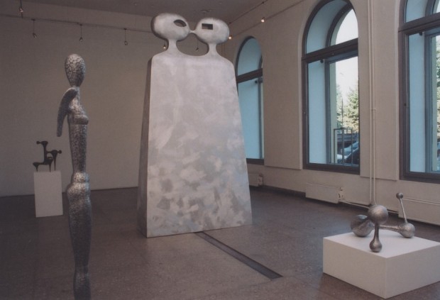 1. posms – 2002. g. septembris. Rīgas Galerijā, Rīga, Latvija