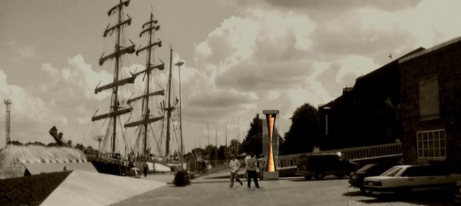 Environment design object “Amber clock” in Liepāja, Vecās ostmalas promenādē. 2003