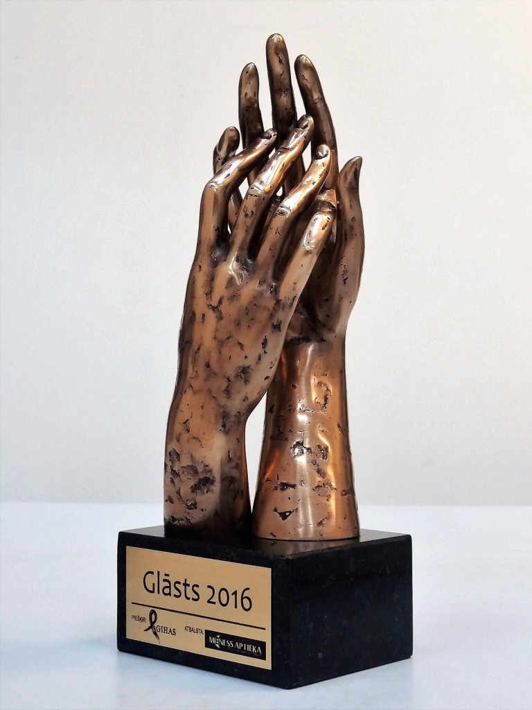 Caress 2016 Bronze, granite. 23,5X9X7,2 cm