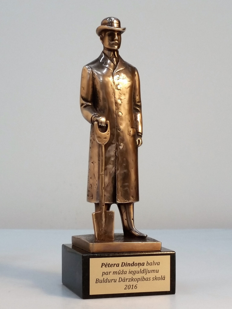 Award Pēteris Dindonis 2016 24x8x7,5 cm. Bronze, granite.